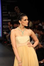Model walks the ramp for KGK Entice Pvt.Ltd Show at IIJW Day 4 on 22nd Aug 2012 (178).JPG